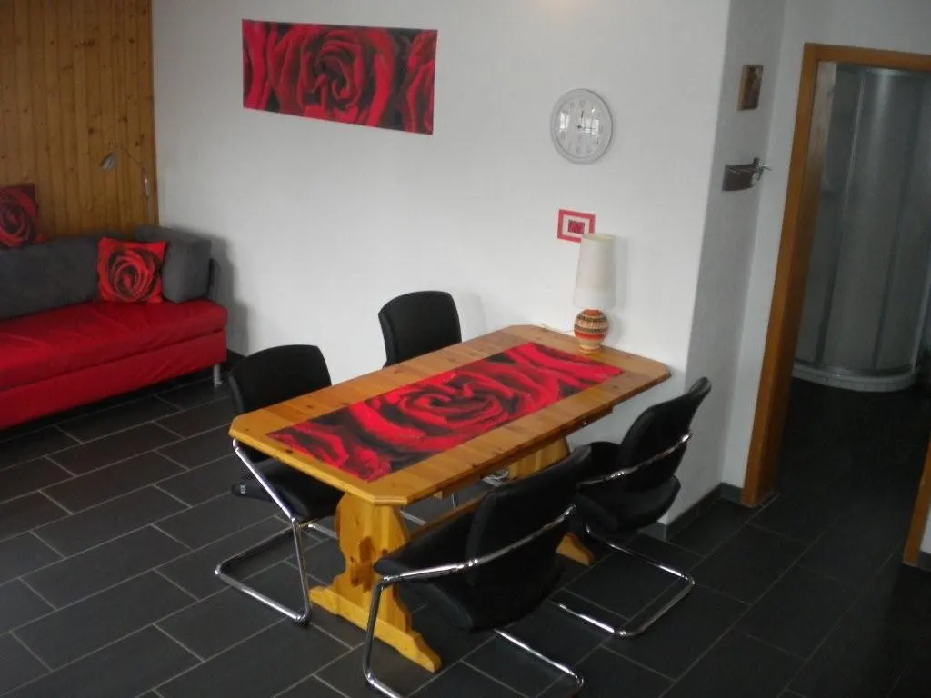 Innenansicht 2-Zimmer Ferienwohnung Chalet La Marmotte, Grächen